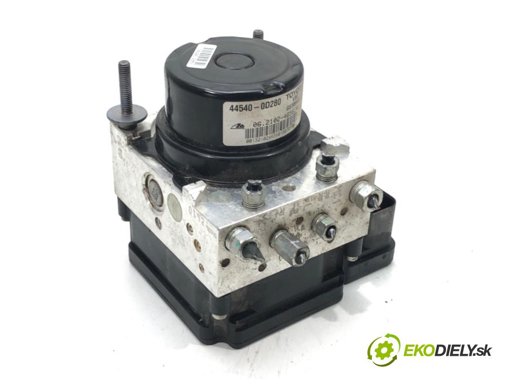 TOYOTA YARIS (_P13_) 2010 - 2022    1.5 (NSP131_) 82 kW [112 KM] benzyna 2017 - 2022  pumpa ABS 44540-0D280 (Pumpy brzdové)