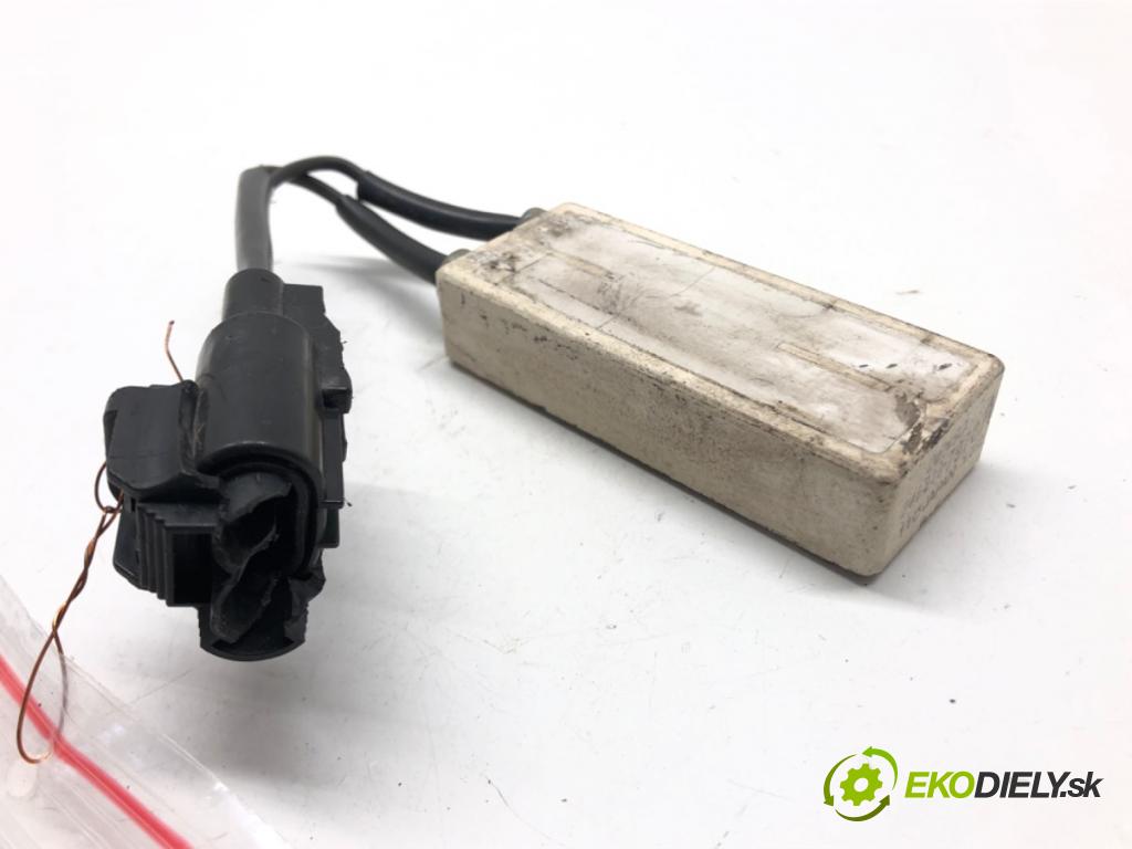 TOYOTA YARIS (_P13_) 2010 - 2022    1.5 (NSP131_) 82 kW [112 KM] benzyna 2017 - 2022  snímač klimatizace 246810-7970A (Snímače)