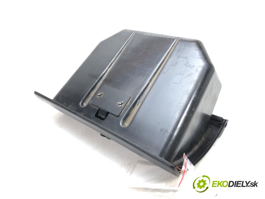 MICROCAR M.GO 2009 - 2022    0.5 6 kW [8 KM] olej napędowy 2020 - 2022  Priehradka, kastlík spolujazdca  (Priehradky, kastlíky)