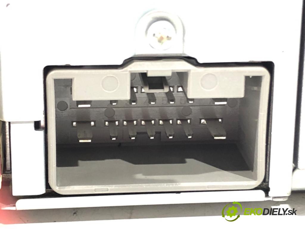 VOLVO V50 (545) 2003 - 2012    1.6 74 kW [101 KM] benzyna 2005 - 2012  RADIO 31266763 (Audio zariadenia)