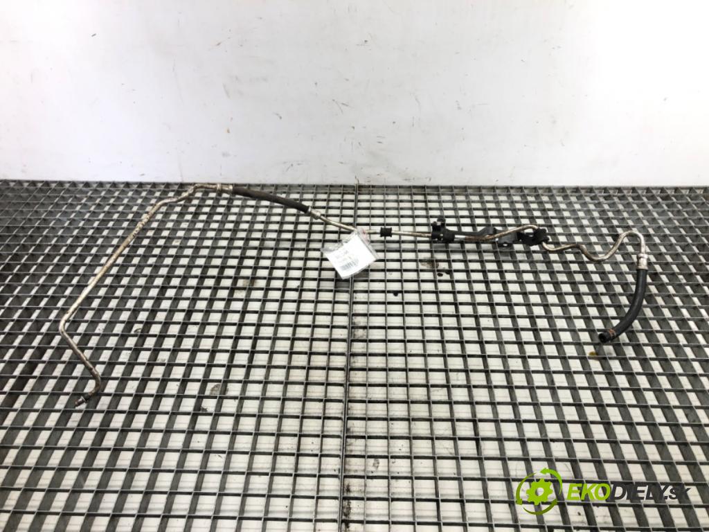 VOLVO V50 (545) 2003 - 2012    1.6 74 kW [101 KM] benzyna 2005 - 2012  hadica servočerpadlo  (Rúrky, hadice servočerpadla)