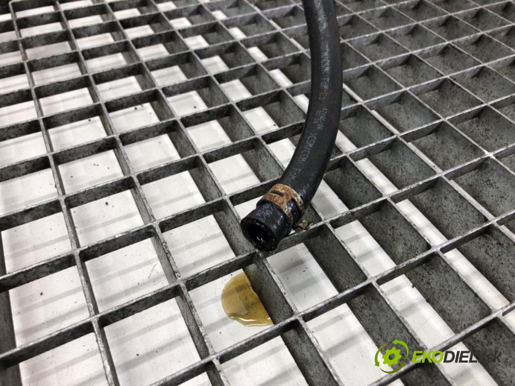 VOLVO V50 (545) 2003 - 2012    1.6 74 kW [101 KM] benzyna 2005 - 2012  hadica servočerpadlo  (Rúrky, hadice servočerpadla)