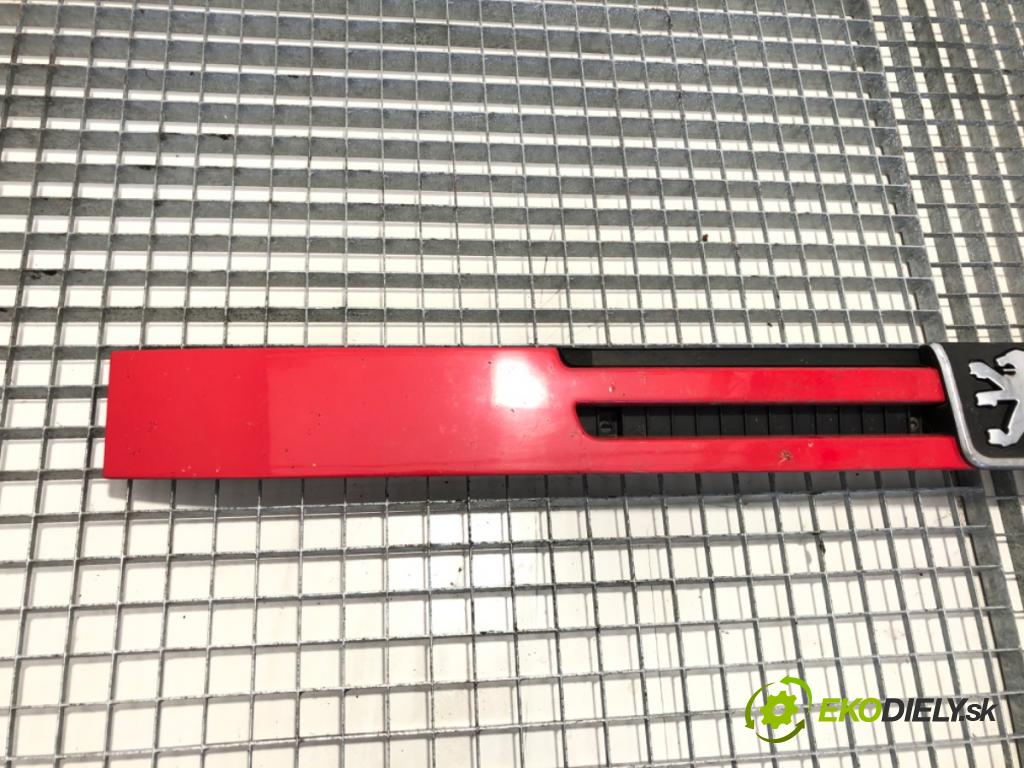 PEUGEOT BOXER Autobus (230P) 1994 - 2002    2.5 TDI 79 kW [107 KM] olej napędowy 1997 - 2002  mřížka maska 1304863080 (Mřížky (masky) chladičů)