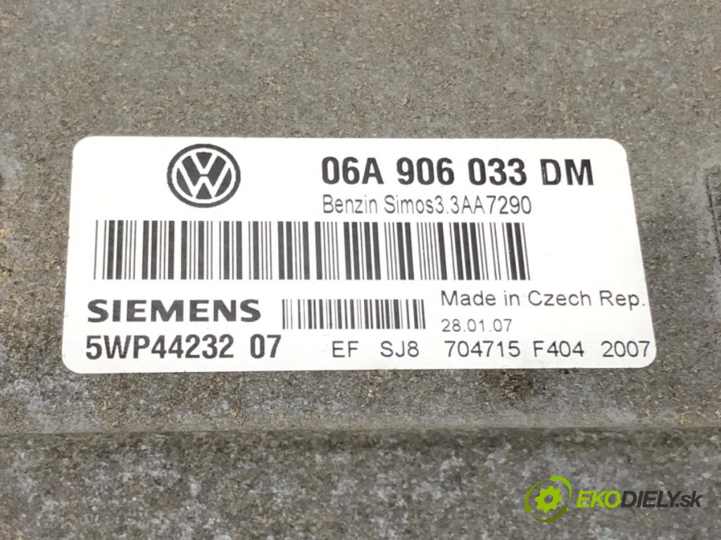 SKODA OCTAVIA I (1U2) 1996 - 2010    1.6 75 kW [102 KM] benzyna 2000 - 2010  riadiaca jednotka Motor 06A906033DM (Riadiace jednotky)