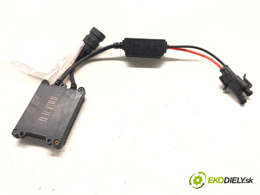 AUDI A8 D2 (4D2, 4D8) 1994 - 2005    3.7 quattro 169 kW [230 KM] benzyna 1995 - 1998  Menič XENON  (Riadiace jednotky xenónu)