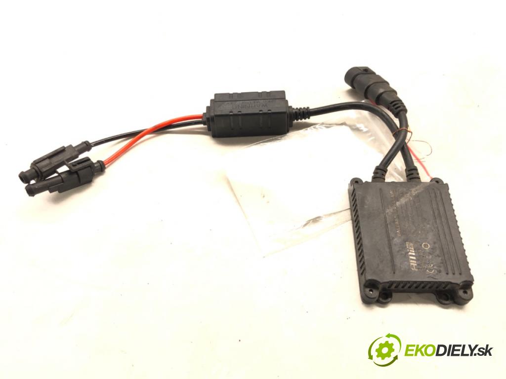 AUDI A8 D2 (4D2, 4D8) 1994 - 2005    3.7 quattro 169 kW [230 KM] benzyna 1995 - 1998  Menič XENON  (Riadiace jednotky xenónu)