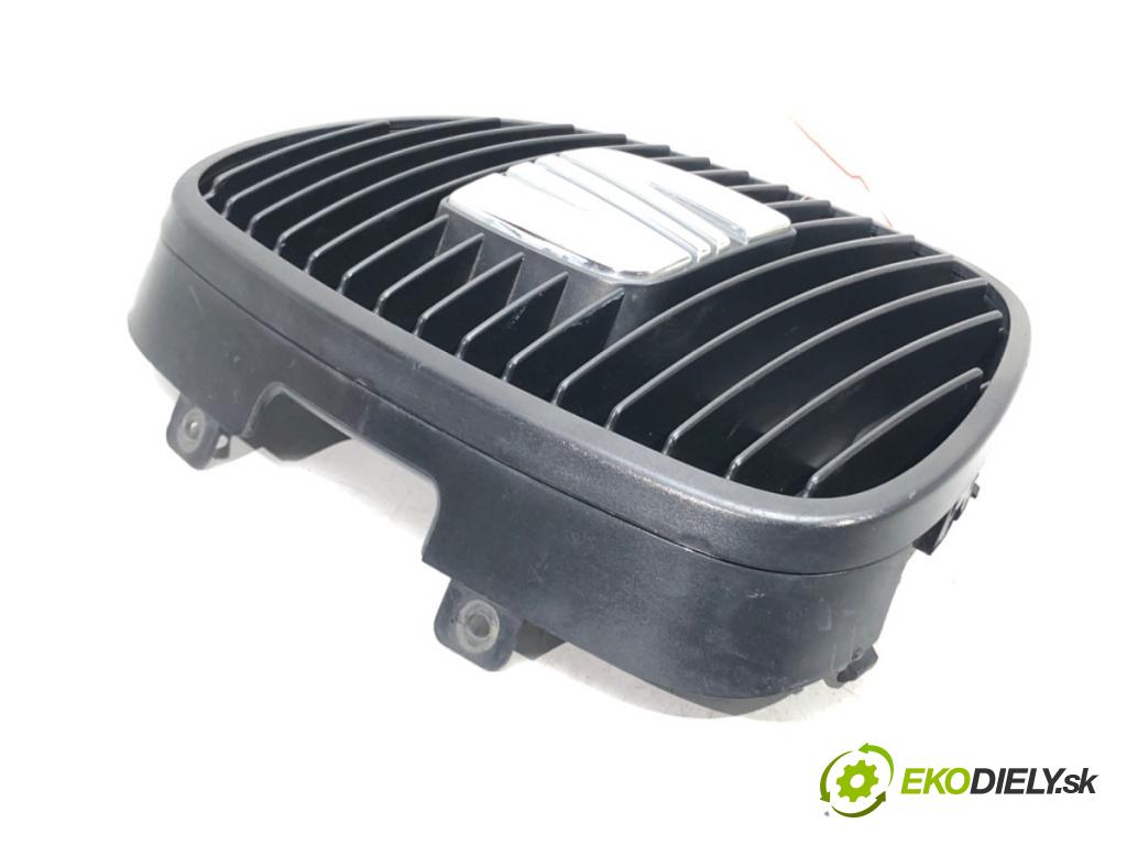 SEAT CORDOBA (6L2) 2002 - 2009    1.4 16V 55 kW [75 KM] benzyna 2002 - 2007  mřížka maska 6L0853654 (Mřížky (masky) chladičů)
