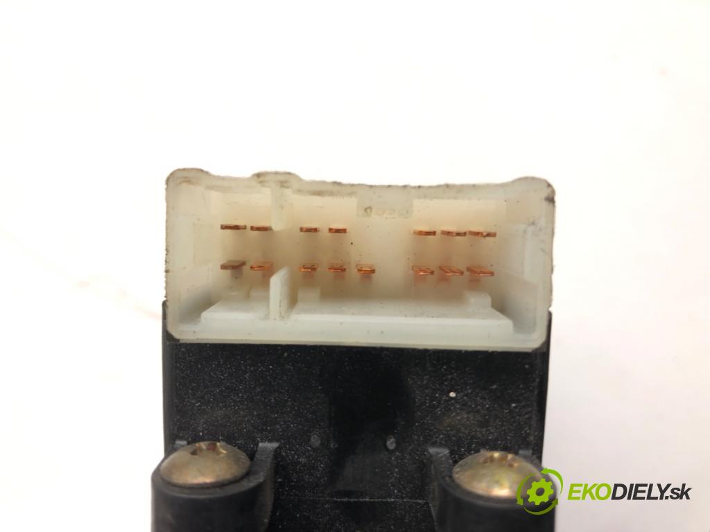 SUBARU FORESTER (SF_) 1997 - 2002    2.0 AWD (SF5) 92 kW [125 KM] benzyna 1998 - 2002  Prepínač okien  (Prepínače, spínače, tlačidlá a ovládače kúrenia)