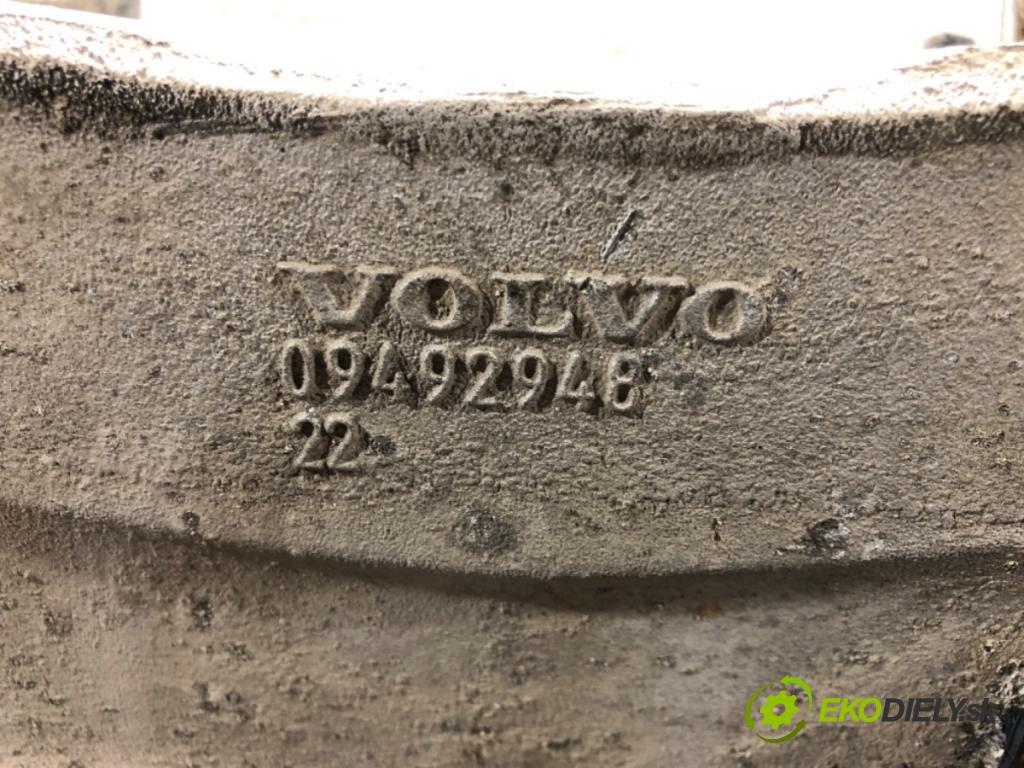 VOLVO V70 II (285) 1999 - 2008    2.4 103 kW [140 KM] benzyna 2000 - 2007  výztuha zadní část
