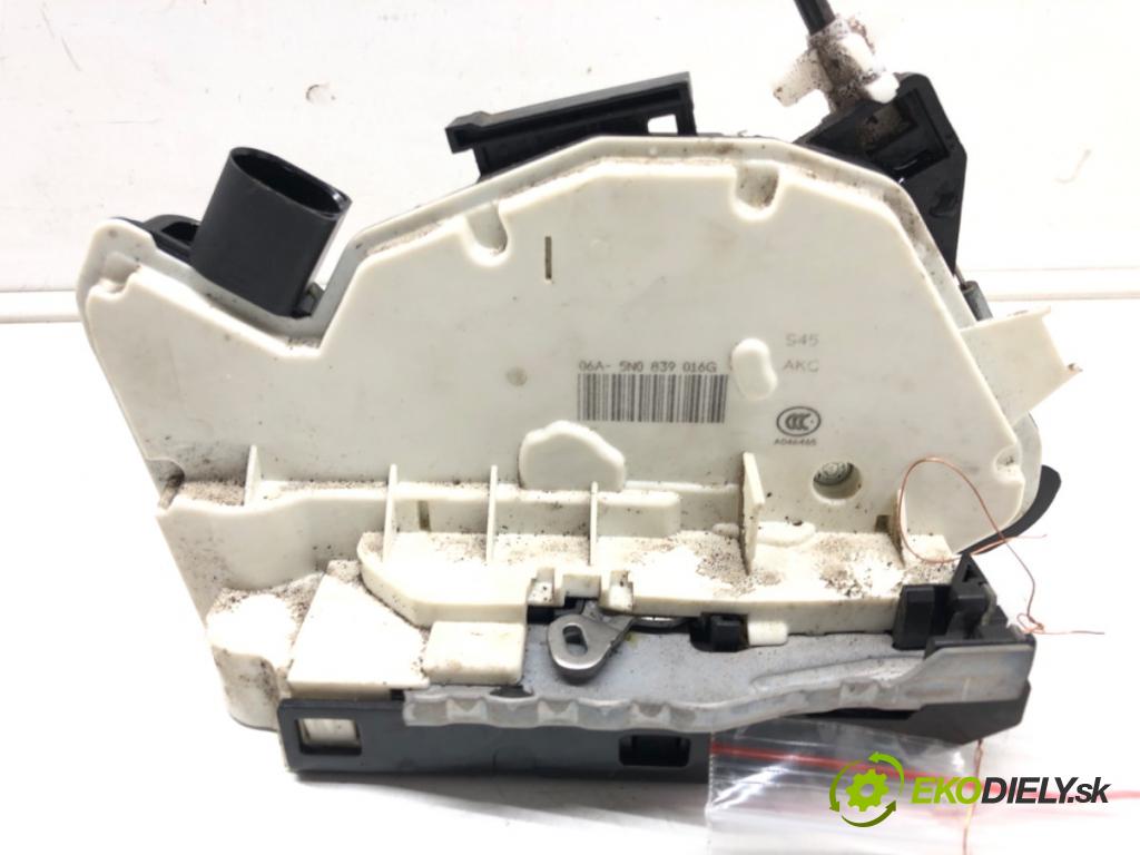 SKODA SUPERB II Kombi (3T5) 2009 - 2015    2.0 TDI 125 kW [170 KM] olej napędowy 2009 - 2015  zámok dveře pravý zadní část 5N0839016G