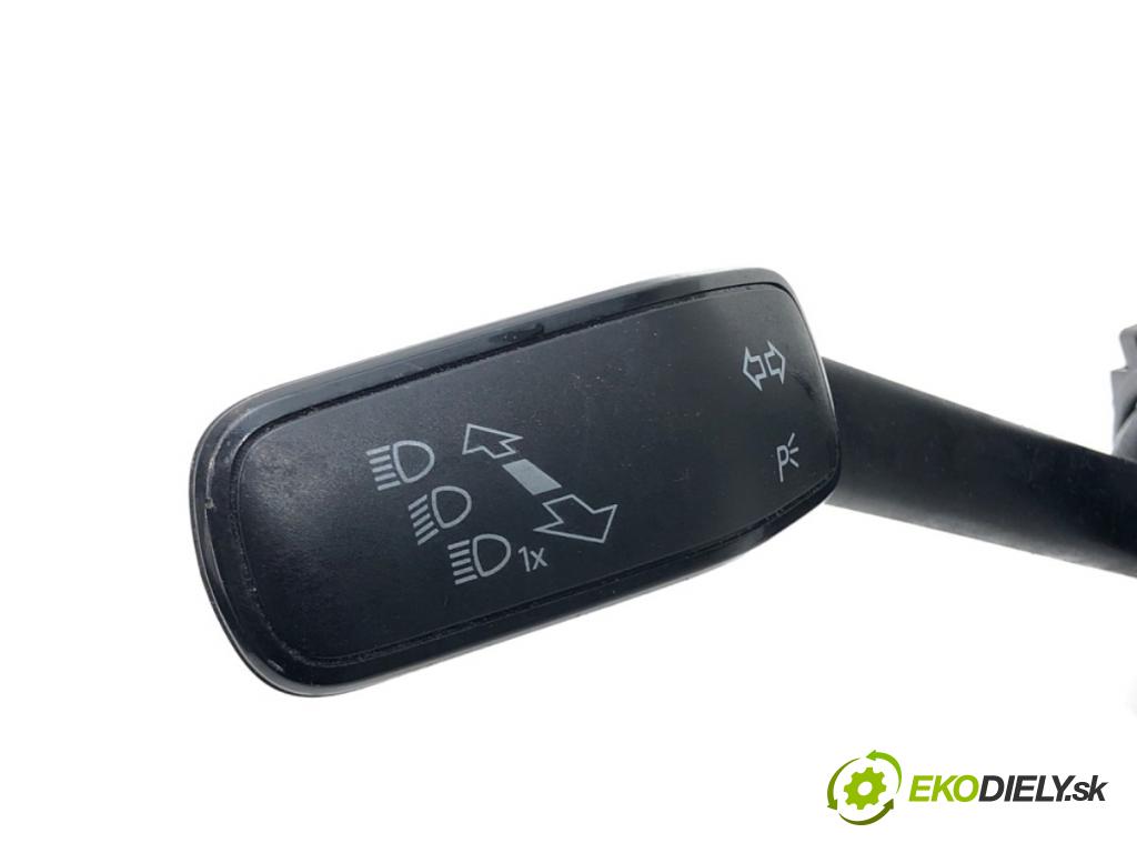 SKODA OCTAVIA III liftback 2013 103 kW 1.4 TSI 1395 přepínač kombinovaný 5Q0953507AA (Páčky pod volantem)