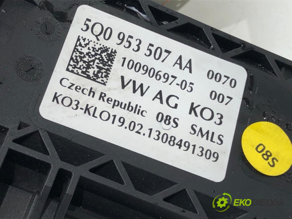 SKODA OCTAVIA III (5E3, NL3, NR3) 2012 - 2022    1.4 TSI 103 kW [140 KM] benzyna 2012 - 2022  Prepínač kombinovaný 5Q0953507AA (Prepínače, spínače, tlačidlá a ovládače kúrenia)