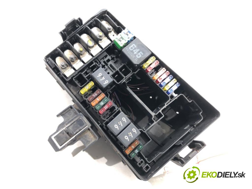 SKODA OCTAVIA III (5E3, NL3, NR3) 2012 - 2022    1.4 TSI 103 kW [140 KM] benzyna 2012 - 2022  Skrinka poistková 5Q0907361B (Poistkové skrinky)