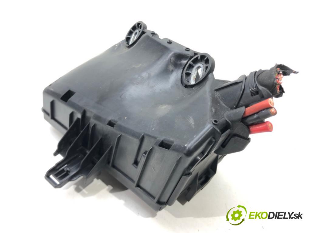 SKODA OCTAVIA III (5E3, NL3, NR3) 2012 - 2022    1.4 TSI 103 kW [140 KM] benzyna 2012 - 2022  Skrinka poistková 5Q0907361B (Poistkové skrinky)