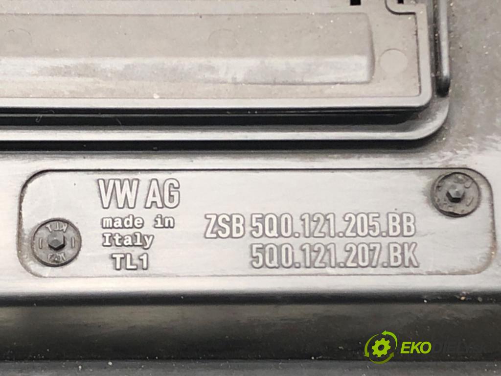 SKODA OCTAVIA III (5E3, NL3, NR3) 2012 - 2022    1.4 TSI 103 kW [140 KM] benzyna 2012 - 2022  Ventilátor chladiča 5Q0121203AA 5Q0121205BB (Ventilátory)