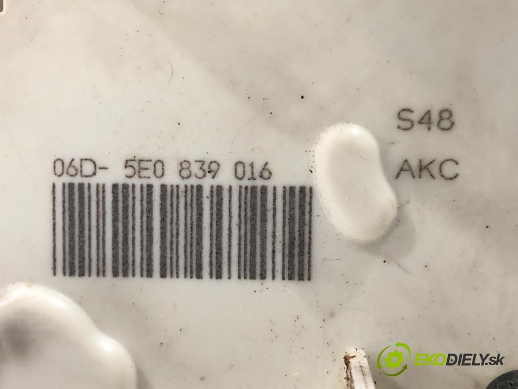 SKODA OCTAVIA III (5E3, NL3, NR3) 2012 - 2022    1.8 TSI 132 kW [180 KM] benzyna 2012 - 2022  zámok dveře pravý zadní část 5E0839016