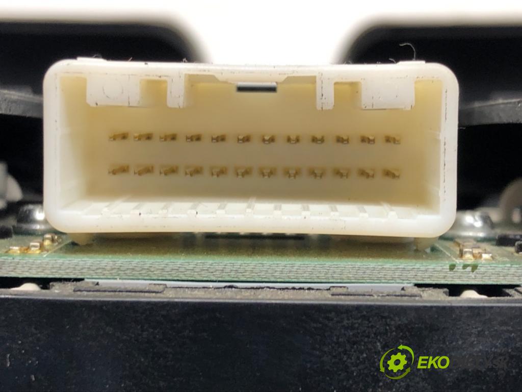 FORD MONDEO V Turnier (CF) 2014 - 2022    1.5 TDCi 88 kW [120 KM] olej napędowy 2015 - 2022  svetlo stropné DS73-F519A58 (Osvetlenie interiéru)