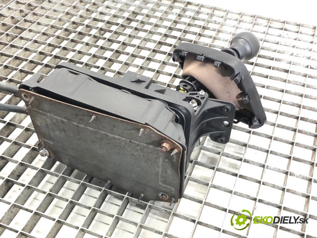 SUBARU LEGACY V Kombi (BR) 2008 - 2014    2.0 D AWD 110 kW [150 KM] olej napędowy 2009 - 201  Kulisa  (Rýchlostné páky / kulisy)