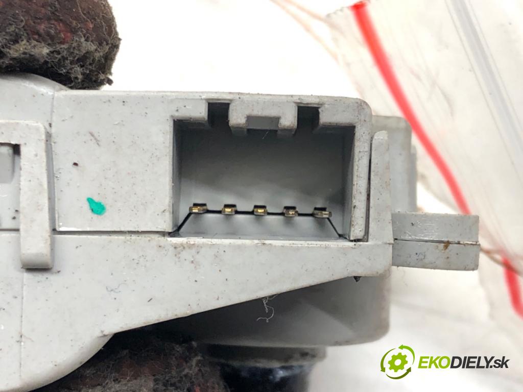 KIA SPORTAGE IV (QL, QLE) 2015 - 2022    1.6 T-GDI 130 kW [177 KM] benzyna 2015 - 2022  Motorček kúrenia D267-NFFLA01 (Motorčeky kúrenia)