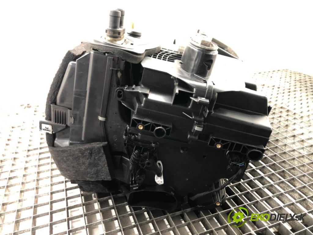 SKODA FABIA III Kombi (NJ5) 2014 - 2022    1.0 55 kW [75 KM] benzyna 2014 - 2022  Výhrevné teleso, radiátor kúrenia komplet KOMBAJN  (Radiátory kúrenia)