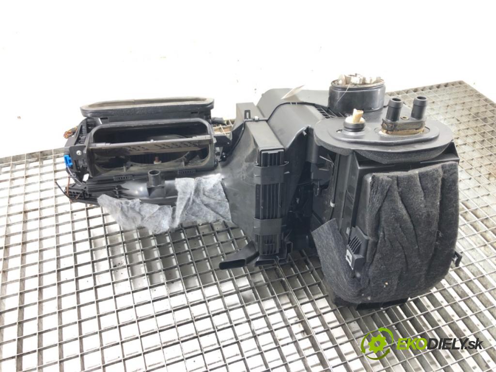 SKODA FABIA III Kombi (NJ5) 2014 - 2022    1.0 55 kW [75 KM] benzyna 2014 - 2022  Výhrevné teleso, radiátor kúrenia komplet KOMBAJN  (Radiátory kúrenia)