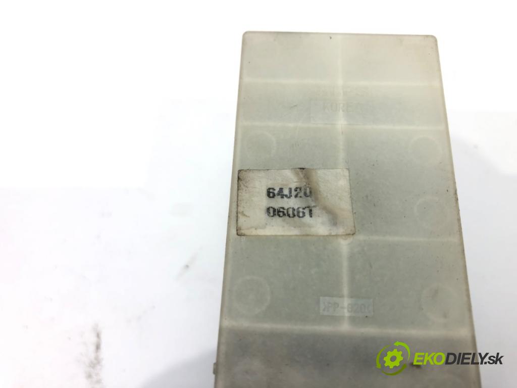 FIAT SEDICI (189_) 2006 - 2014    1.9 D Multijet 88 kW [120 KM] olej napędowy 2006 -  Prepínač okien  (Prepínače, spínače, tlačidlá a ovládače kúrenia)