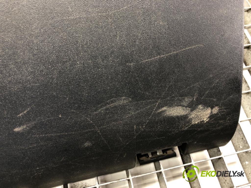 MITSUBISHI PAJERO III (V7_W, V6_W) 1999 - 2007    3.2 Di-D (V68W) 118 kW [160 KM] olej napędowy 2000  Priehradka, kastlík spolujazdca  (Priehradky, kastlíky)