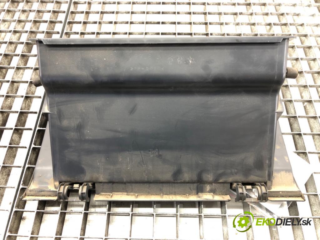 MITSUBISHI PAJERO III (V7_W, V6_W) 1999 - 2007    3.2 Di-D (V68W) 118 kW [160 KM] olej napędowy 2000  Priehradka, kastlík spolujazdca  (Priehradky, kastlíky)