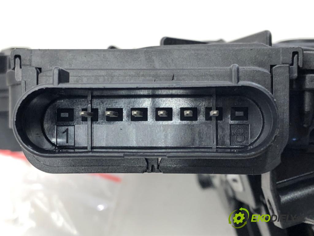 FORD C-MAX II (DXA/CB7, DXA/CEU) 2010 - 2019    1.6 TDCi 85 kW [115 KM] olej napędowy 2010 - 2019  zámok dveře pravý zadní část AM5A-U26412-CG