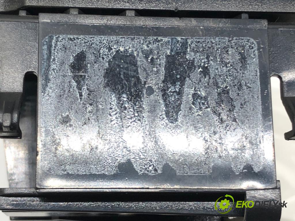 VW PASSAT B6 (3C2) 2005 - 2010    2.0 TDI 103 kW [140 KM] olej napędowy 2005 - 2009  Panel ovládania kúrenia  (Prepínače, spínače, tlačidlá a ovládače kúrenia)