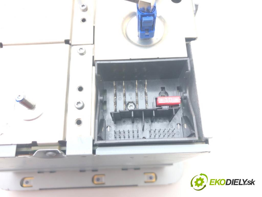 VW TOURAN (1T1, 1T2) 2003 - 2010    1.9 TDI 77 kW [105 KM] olej napędowy 2003 - 2010  RADIO Navigácia 1K0035198B (Audio zariadenia)