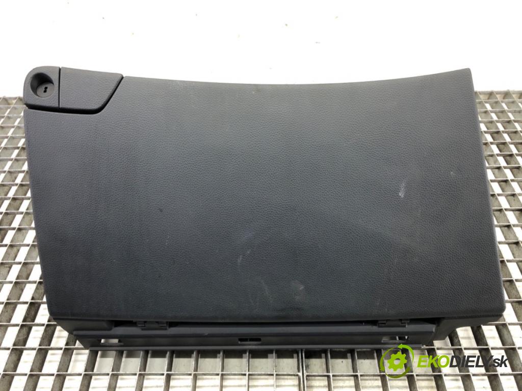 HYUNDAI i40 I CW (VF) 2011 - 2022    1.7 CRDi 104 kW [141 KM] olej napędowy 2015 - 2022  Priehradka, kastlík spolujazdca  (Priehradky, kastlíky)