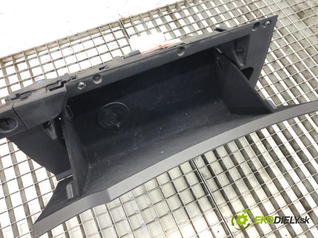 HYUNDAI i40 I CW (VF) 2011 - 2022    1.7 CRDi 104 kW [141 KM] olej napędowy 2015 - 2022  Priehradka, kastlík spolujazdca  (Priehradky, kastlíky)