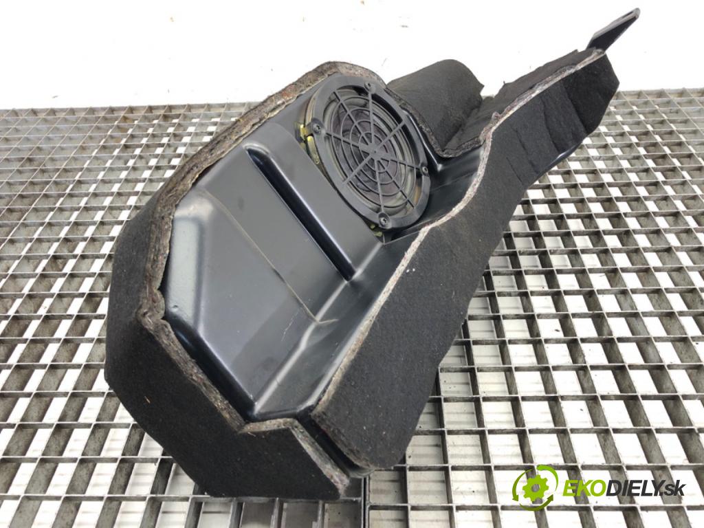 AUDI A6 C5 Avant (4B5) 1997 - 2005    2.5 TDI 120 kW [163 KM] olej napędowy 2002 - 2005  subwoofer BOSE 4B9035382A (Audio zariadenia)