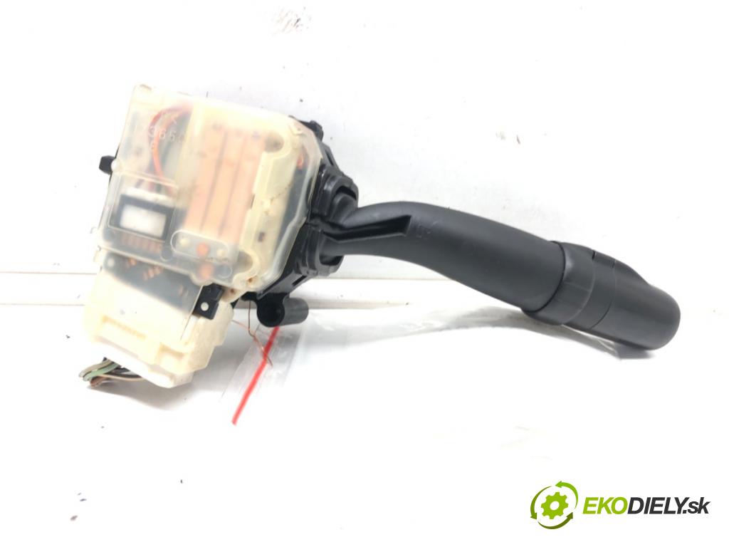 TOYOTA COROLLA Verso (ZER_, ZZE12_, R1_) 2004 - 2009    2.0 D-4D (CUR10_) 85 kW [116 KM] olej napędowy 200  Prepínač smeroviek 173650B (Prepínače, spínače, tlačidlá a ovládače kúrenia)