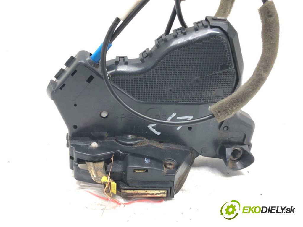TOYOTA COROLLA Verso (ZER_, ZZE12_, R1_) 2004 - 2009    2.0 D-4D (CUR10_) 85 kW [116 KM] olej napędowy 200  zámok dveře levý přední část