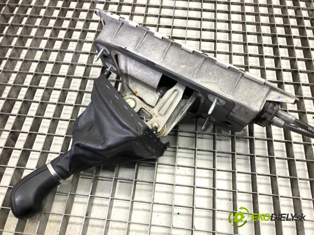 SKODA SUPERB II Kombi (3T5) 2009 - 2015    1.6 TDI 77 kW [105 KM] olej napędowy 2010 - 2015  Kulisa 3T0711049D (Rýchlostné páky / kulisy)