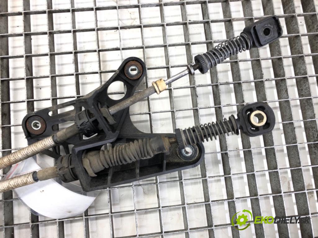 SKODA SUPERB II Kombi (3T5) 2009 - 2015    1.6 TDI 77 kW [105 KM] olej napędowy 2010 - 2015  Kulisa 3T0711049D (Rýchlostné páky / kulisy)