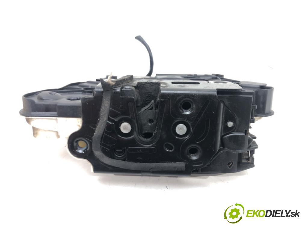 SKODA SUPERB II Kombi (3T5) 2009 - 2015    1.6 TDI 77 kW [105 KM] olej napędowy 2010 - 2015  zámok dveře levý přední část 5N1837015C