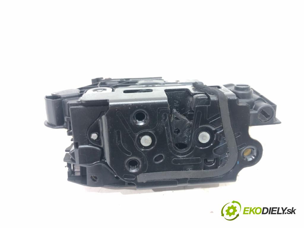 SKODA SUPERB II Kombi (3T5) 2009 - 2015    1.6 TDI 77 kW [105 KM] olej napędowy 2010 - 2015  zámok dveře pravý zadní část 5N0839016D