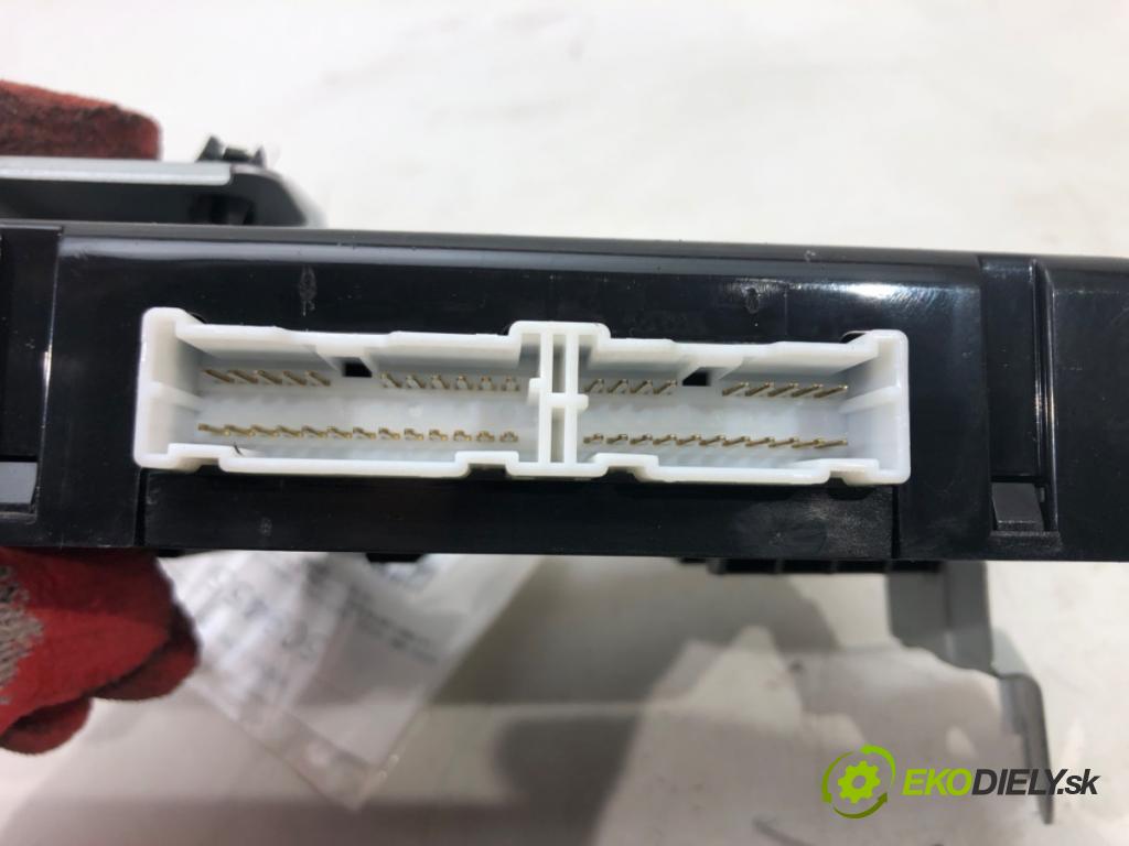 KIA CEED Sportswagon (JD) 2012 - 2018    1.6 CRDi 128 94 kW [128 KM] olej napędowy 2012 - 2  Modul komfortu 95400-A2042 (Moduly komfortu)