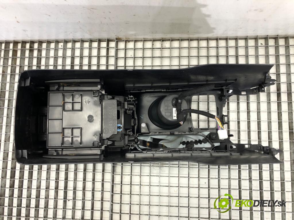 MAZDA CX-5 (KE, GH) 2011 - 2017    2.2 D (KE2FW) 129 kW [175 KM] olej napędowy 2012 -  Tunel stredový Lakťová opierka KD45-64441
