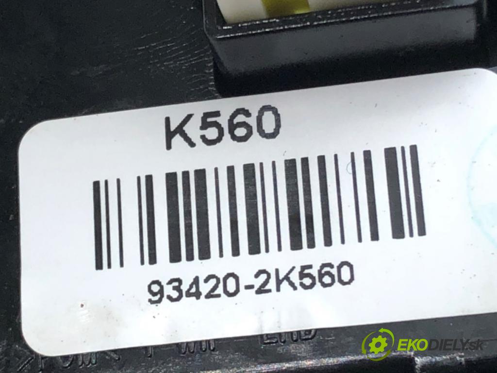 KIA CEED Sportswagon (JD) 2012 - 2018    1.4 CVVT 73 kW [100 KM] benzyna 2012 - 2015  Prepínač smeroviek 93420-2K560 (Prepínače, spínače, tlačidlá a ovládače kúrenia)