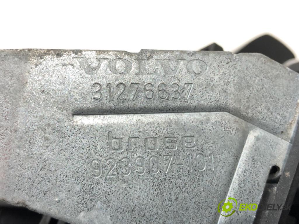 VOLVO S60 II (134) 2010 - 2018    D4 133 kW [181 KM] olej napędowy 2013 - 2015  Kľučka vonkajšia ľavy predný