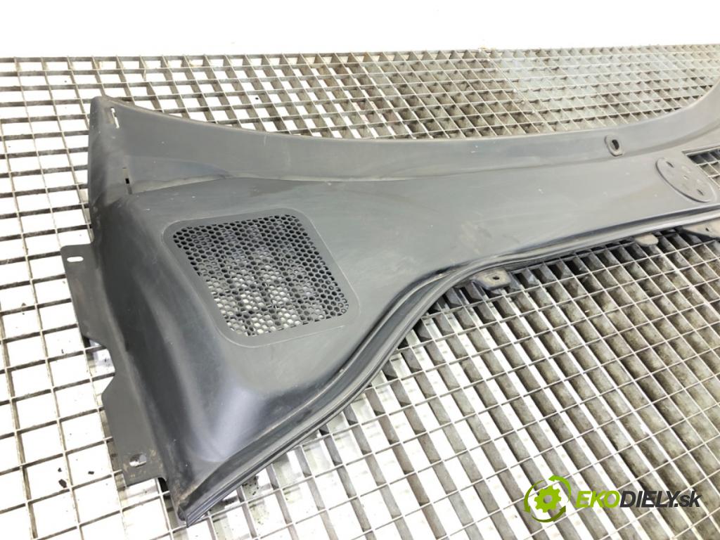 VOLVO S60 II (134) 2010 - 2018    D4 133 kW [181 KM] olej napędowy 2013 - 2015  Torpédo, plast pod čelné okno 31402672 (Torpéda)