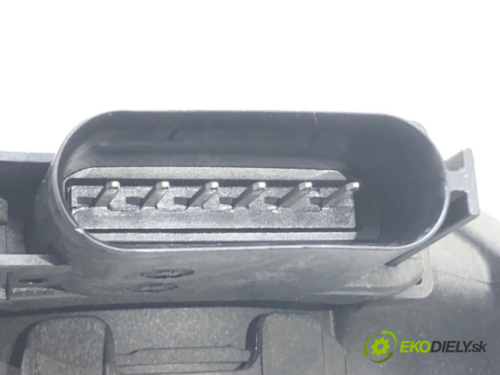 VOLVO S60 II (134) 2010 - 2018    D4 133 kW [181 KM] olej napędowy 2013 - 2015  Potenciometer plynového pedálu 31329062 (Pedále)
