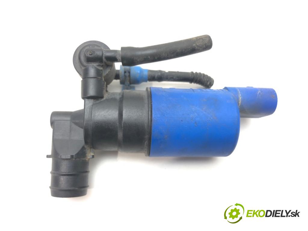 VOLVO S60 II (134) 2010 - 2018    D4 133 kW [181 KM] olej napędowy 2013 - 2015  pumpa ostrekovača AV61-13K082-AA (Motorčeky, čerpadlá ostrekovačov)