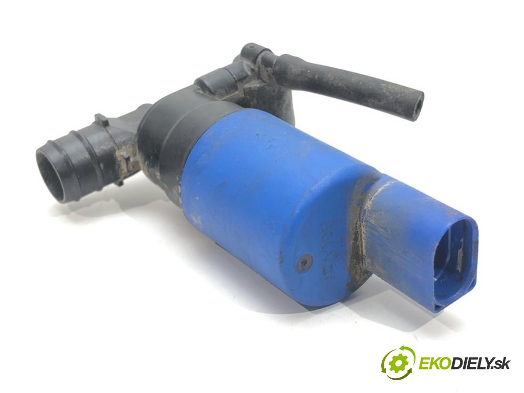 VOLVO S60 II (134) 2010 - 2018    D4 133 kW [181 KM] olej napędowy 2013 - 2015  pumpa ostrekovača AV61-13K082-AA (Motorčeky, čerpadlá ostrekovačov)