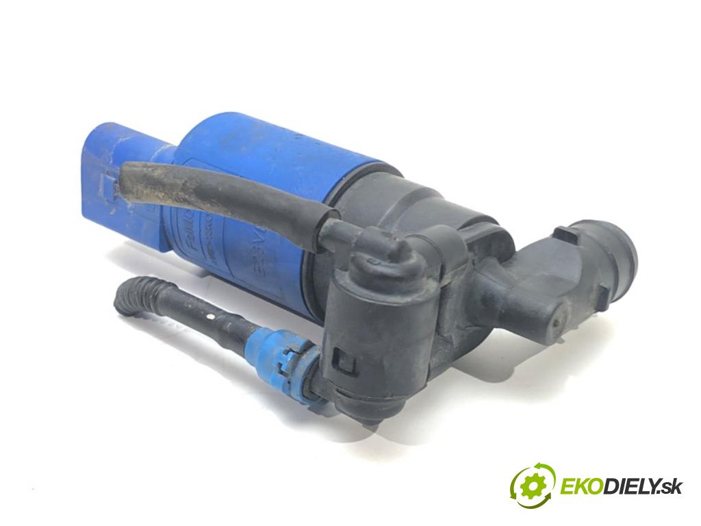 VOLVO S60 II (134) 2010 - 2018    D4 133 kW [181 KM] olej napędowy 2013 - 2015  pumpa ostrekovača AV61-13K082-AA (Motorčeky, čerpadlá ostrekovačov)