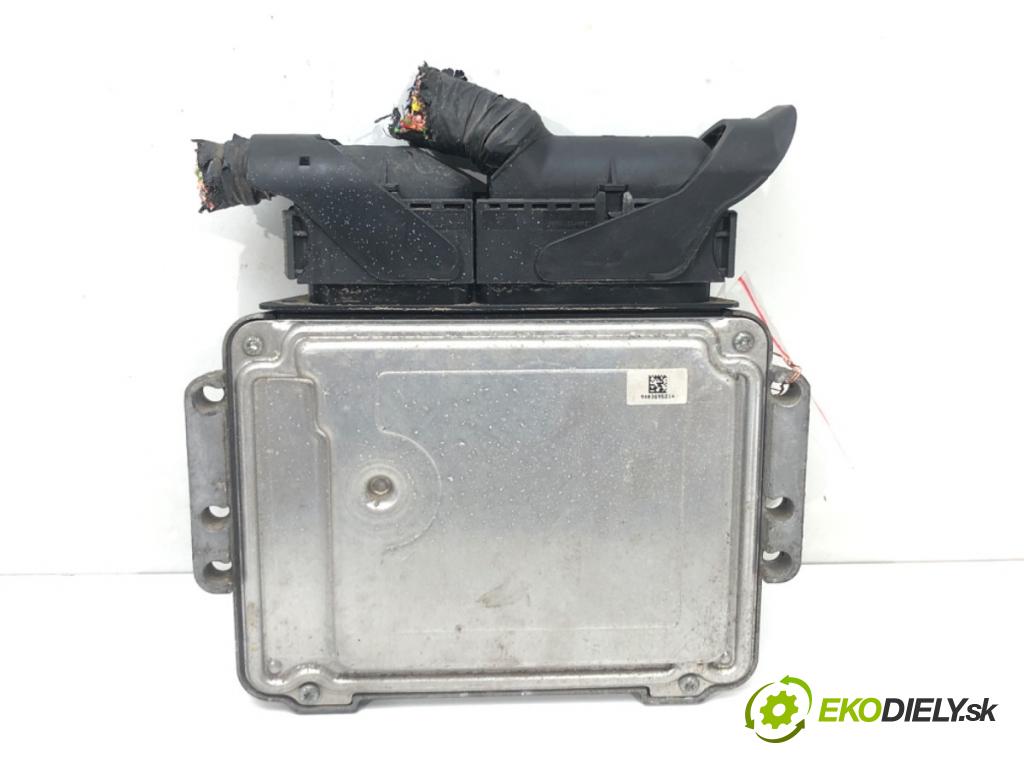 HYUNDAI i30 Kombi (FD) 2007 - 2012    1.6 CRDi 85 kW [116 KM] olej napędowy 2008 - 2012  riadiaca jednotka Motor 0281017212 (Riadiace jednotky)
